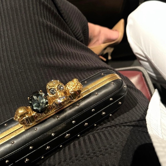 ALEXANDER MCQUEEN Skull Clutch♡ - Picture 9 of 9